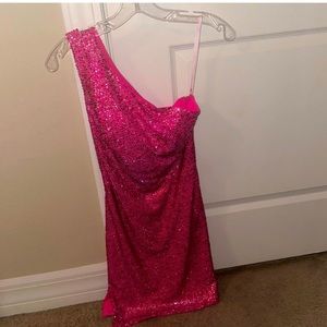 Pink one shoulder Dress. Only worn once. Very good condition. Like New.